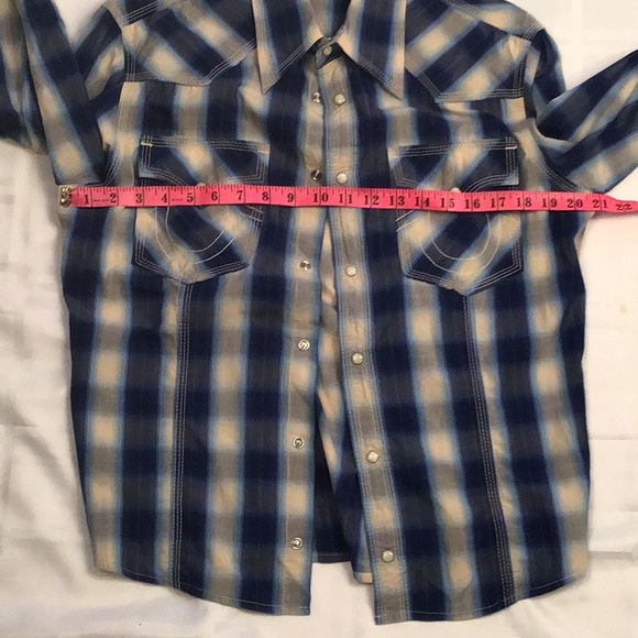 True Religion western shirt. Plaid pattern. Size Large. - Picture 10 of 13